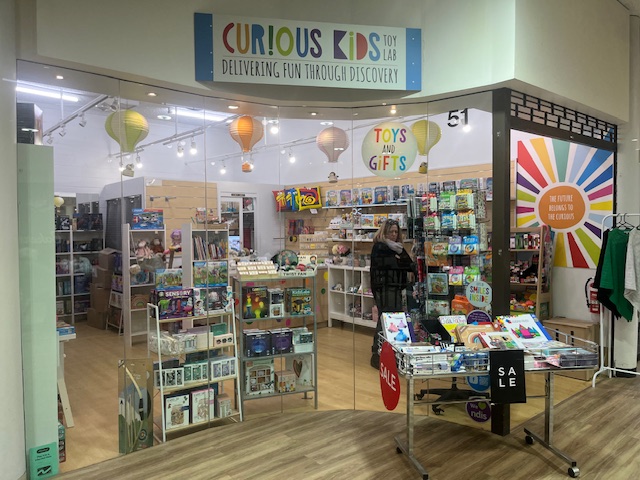 CURIOUS KIDS TOY LAB